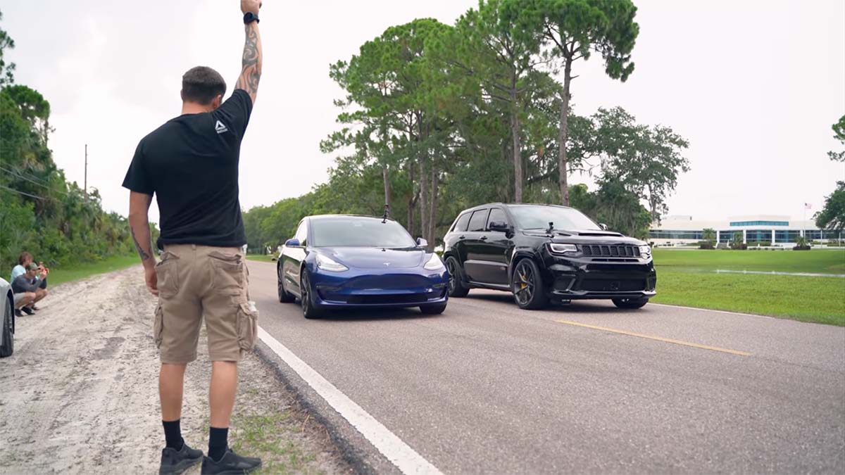 Tesla Model 3 takes on the giant 1100 hp Jeep Trackhawk in a drag race
