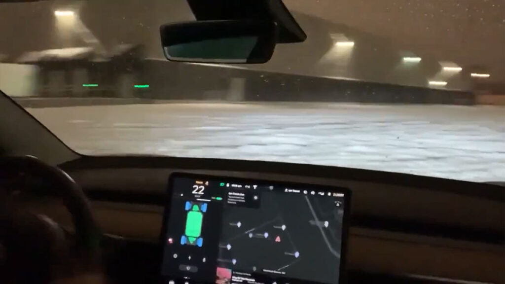 Tesla Model 3 snow drifting using Track Mode (video captured from inside of the car).