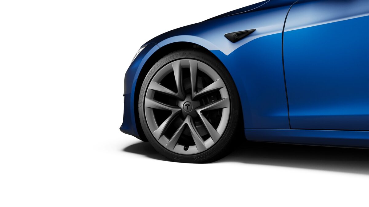 Tesla launches the sub 2.0s, design refreshed Model S Plaid