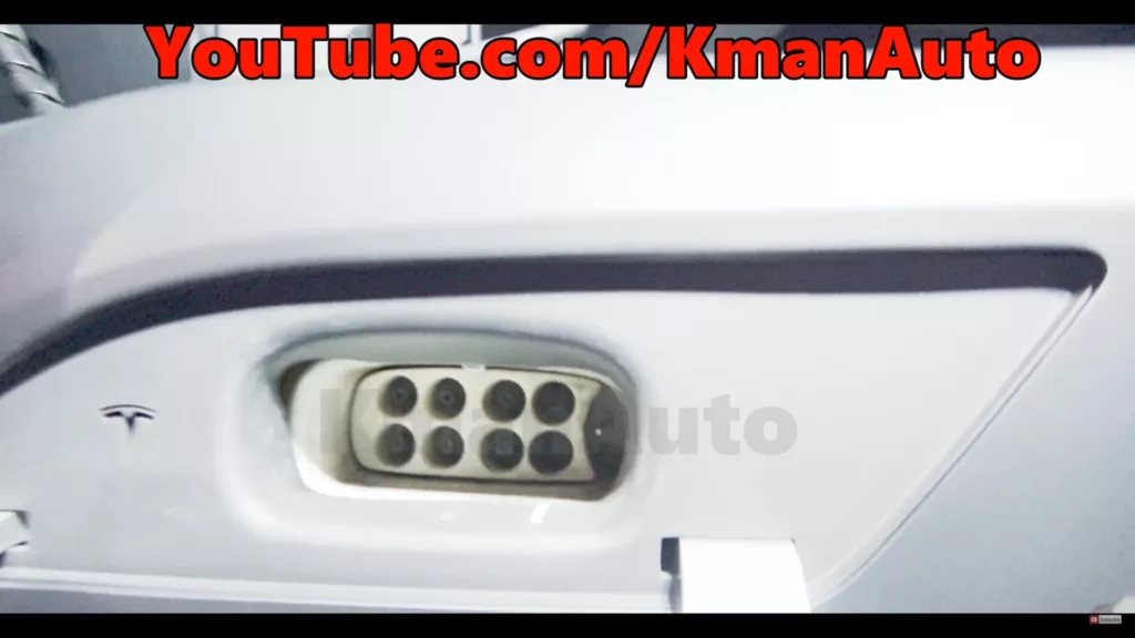 Tesla Semi Truck Megacharger port, spotted by KmanAuto/YouTube at the vehicle's unveiling in 2017.