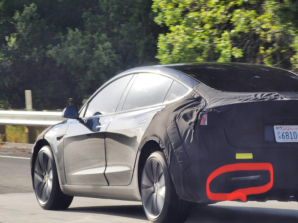 Reverse light of a Tesla Model 3 refresh (Project Highland) revealed during testing.