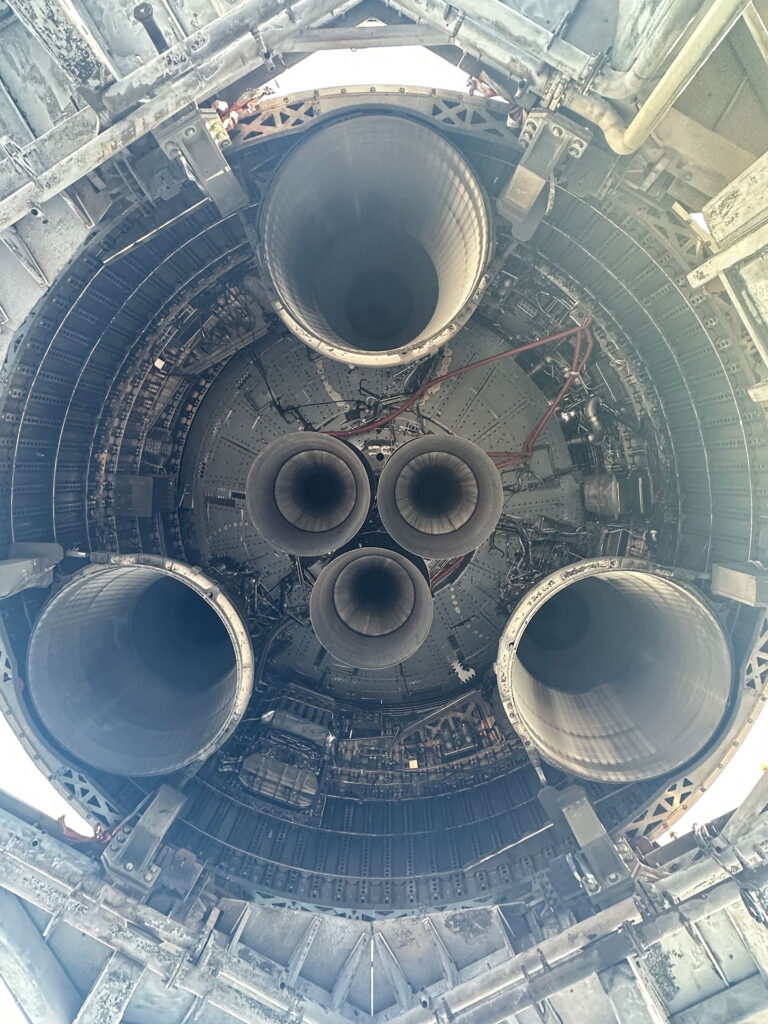 A photo of Starship 25 engines taken from underneath the spaceship. 3 sea-level and 3 vacuum engines are installed on the Starship 25 prototype.