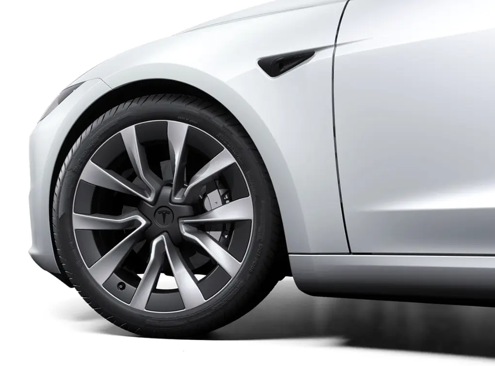 2024 Tesla Model 3 Highland premium19" Nova Wheels.