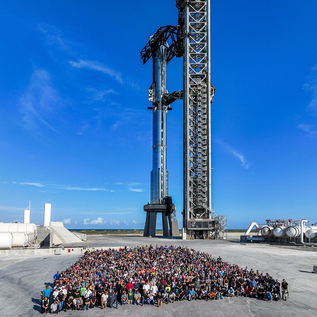 SpaceX Starship team celebrates the flight-readiness of Starship 25 and Booster 9 at Starbase, Texas on 13th September 2023.