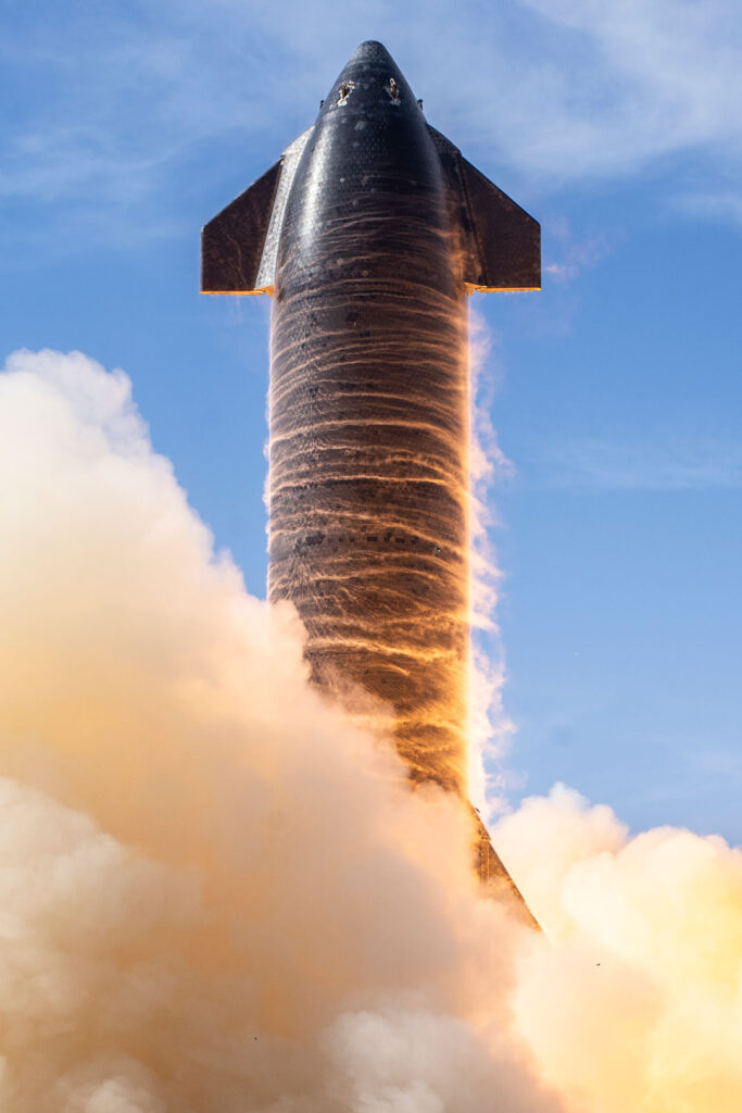 SpaceX conduce con successo un test antincendio statico a sei motori a bordo della Starship 3, con il prossimo test previsto dopo Natale