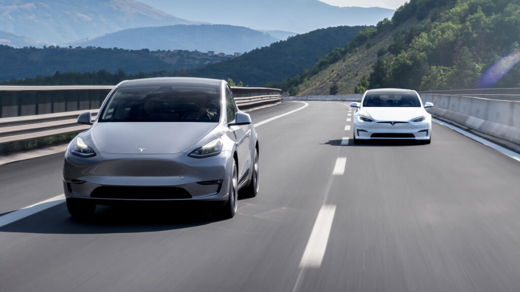 Tesla Model Y (left) and Tesla Model S (right) in a single picture.