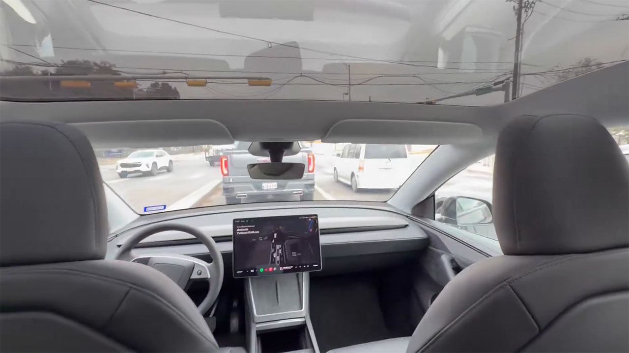 Tesla begins Robotaxi service without safety monitors (Unsupervised FSD) in Austin, Texas (videos)