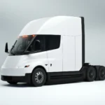 Animated image of the Tesla Semi-truck's two variants. First is the 500-mile and second is the 300-mile version.