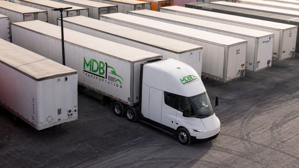 Tesla Semi begins port drayage pilot program with MDB Transportation in California