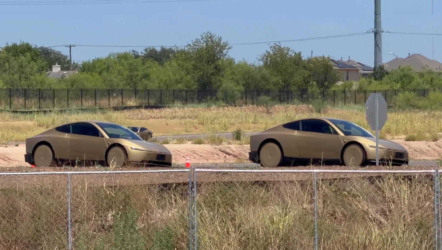 Tesla Cybercabs Drill Complex Intersections on FSD v15 Before Launch